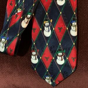 SILK Hallmark Red and Green Snowman Tie
